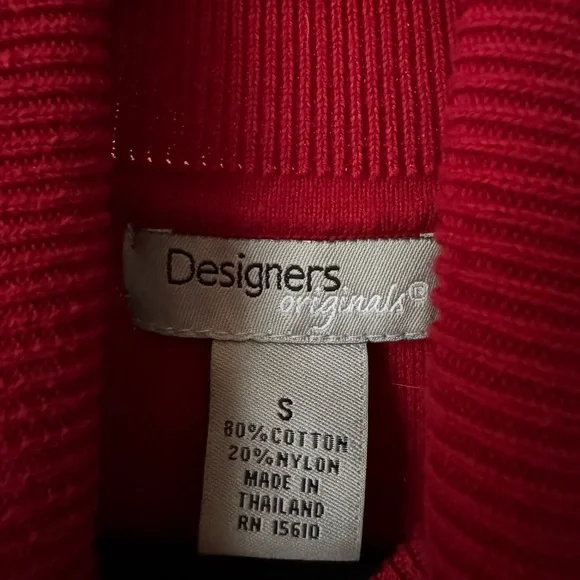 Sleeveless Red Turtleneck Top - Picture 4 of 5